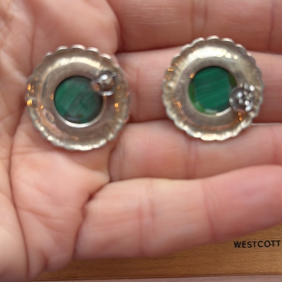 Silver and malachite earrings - Picture 8 of 9